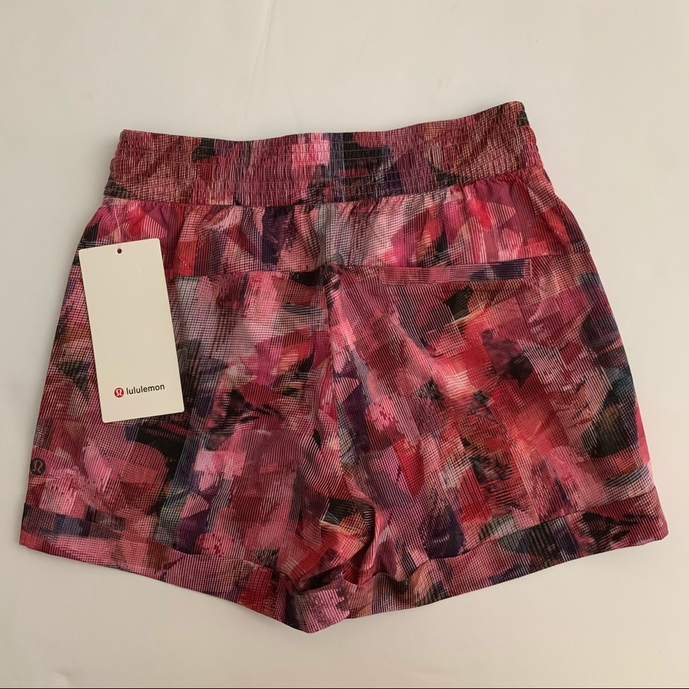 NWT Lululemon Spring Break Away Shorts - Picture 4 of 7